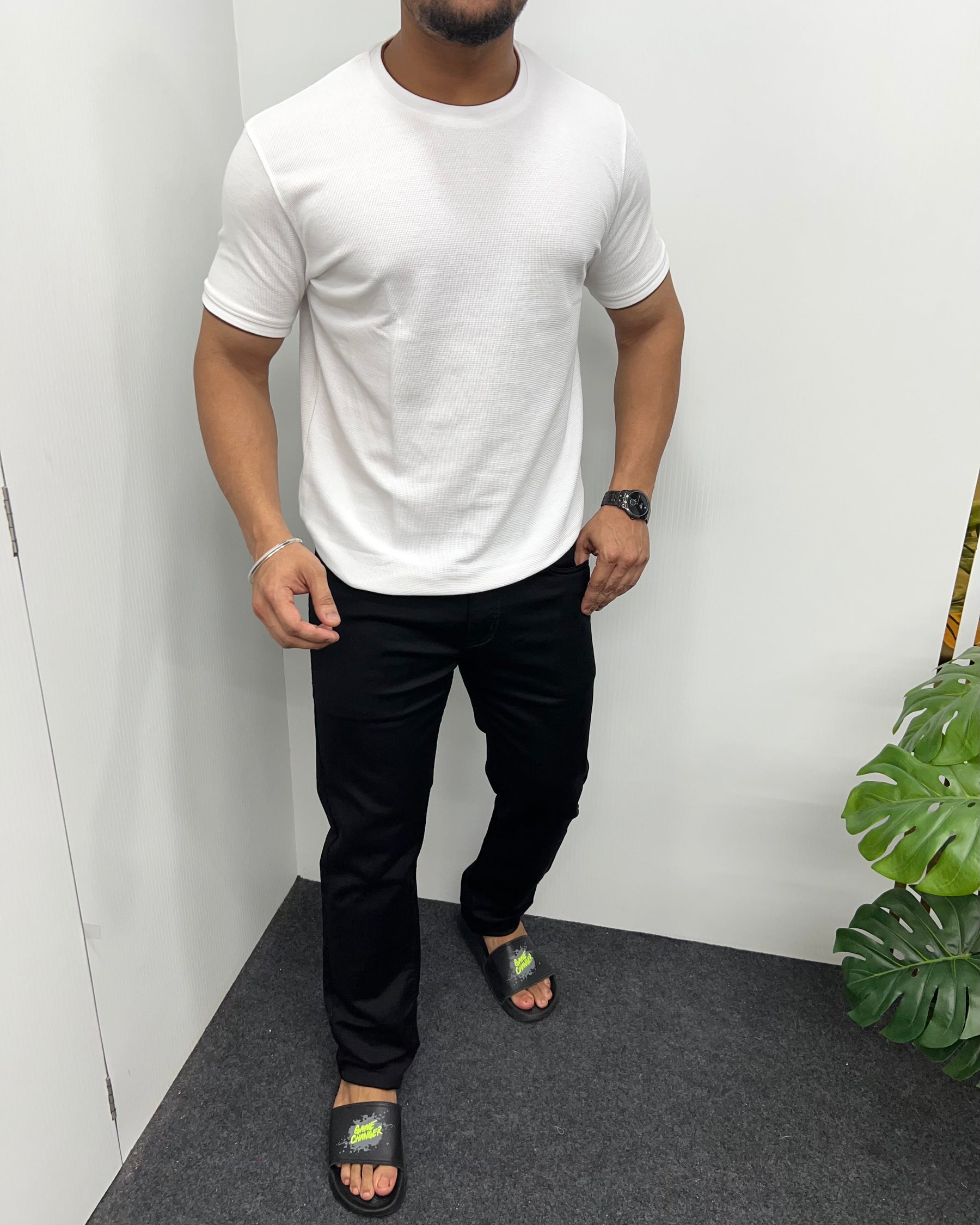 White Plain Half Sleeve Knit T-Shirt
