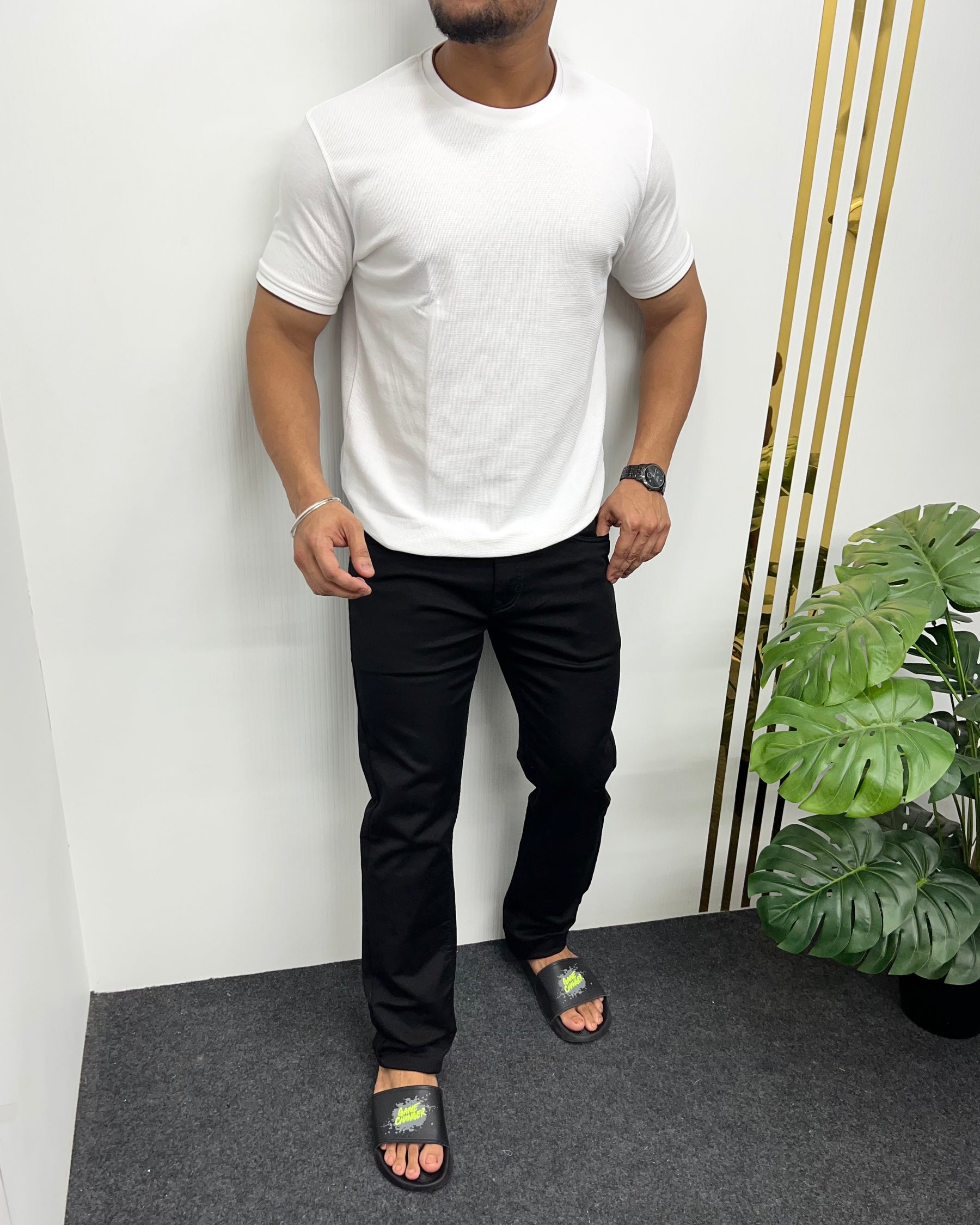 White Plain Half Sleeve Knit T-Shirt