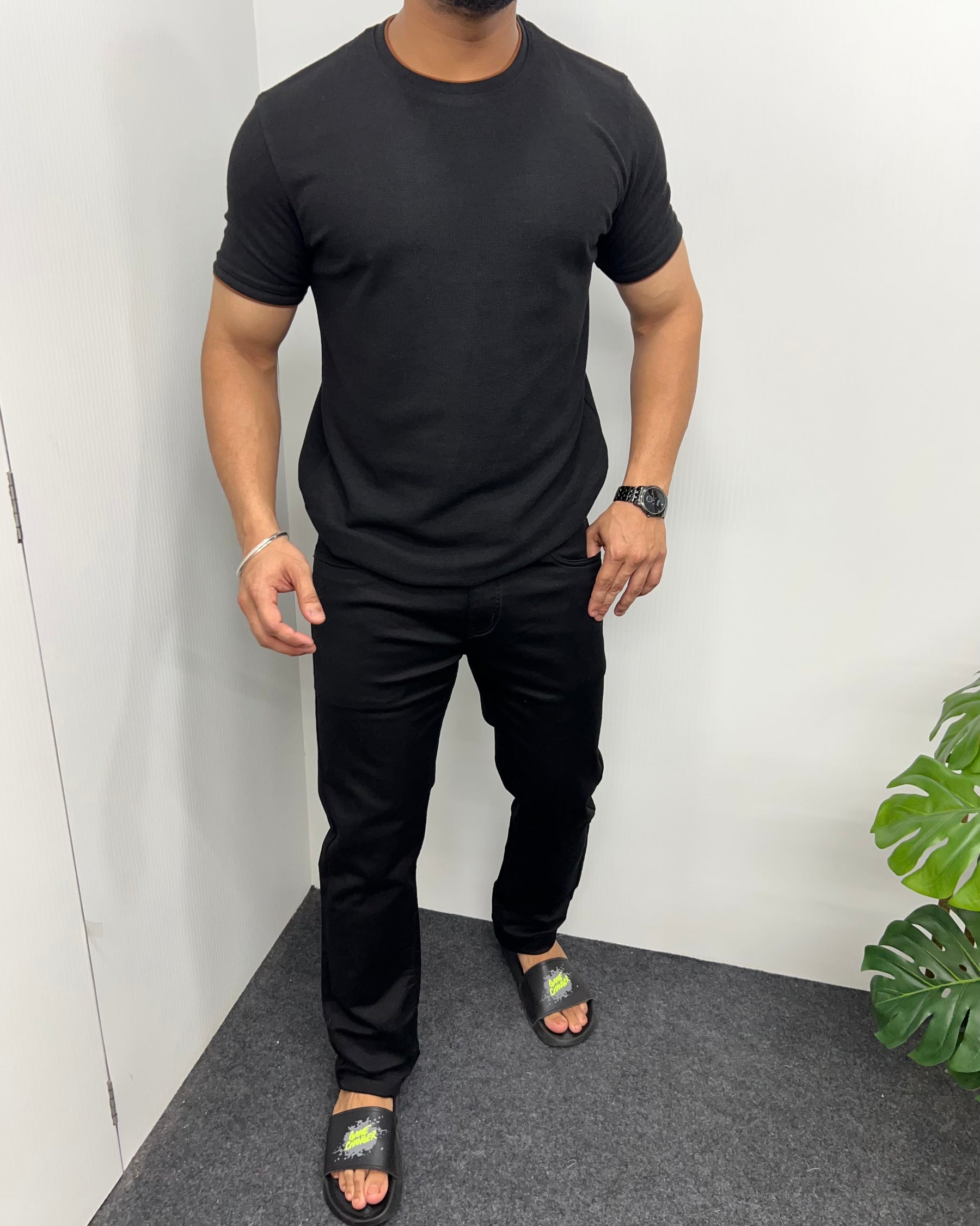 Black Plain Half Sleeve Knit T-Shirt