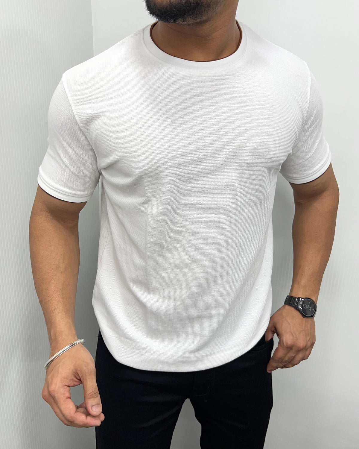 White Plain Half Sleeve Knit T-Shirt
